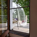 Bed and breakfast Autonome Magnifique Avec Jardin D Hiver Tb Situé