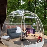 Autonome Magnifique Avec Jardin D Hiver Tb Situé Bed and breakfast 4*