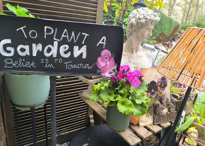 Autonome Magnifique Avec Jardin D Hiver Tb Situé 4*